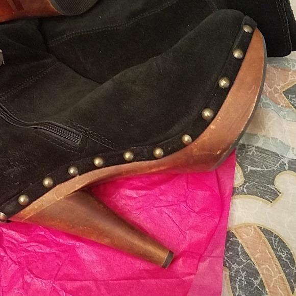 Boots - Picture 5 of 5